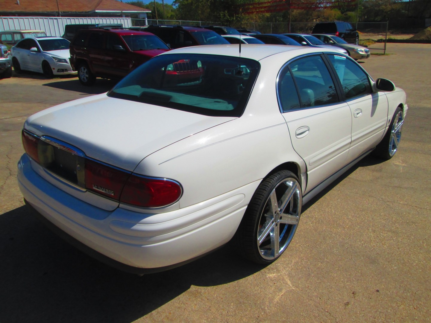 2003 WHITE Buick LeSabre Limited (1G4HR54K13U) with an 3.8L V6 OHV 12V engine, 4-Speed Automatic Overdrive transmission, located at 1815 NE 28th St., Fort Worth, TX, 76106, (817) 625-6251, 32.795582, -97.333069- Photo#4
