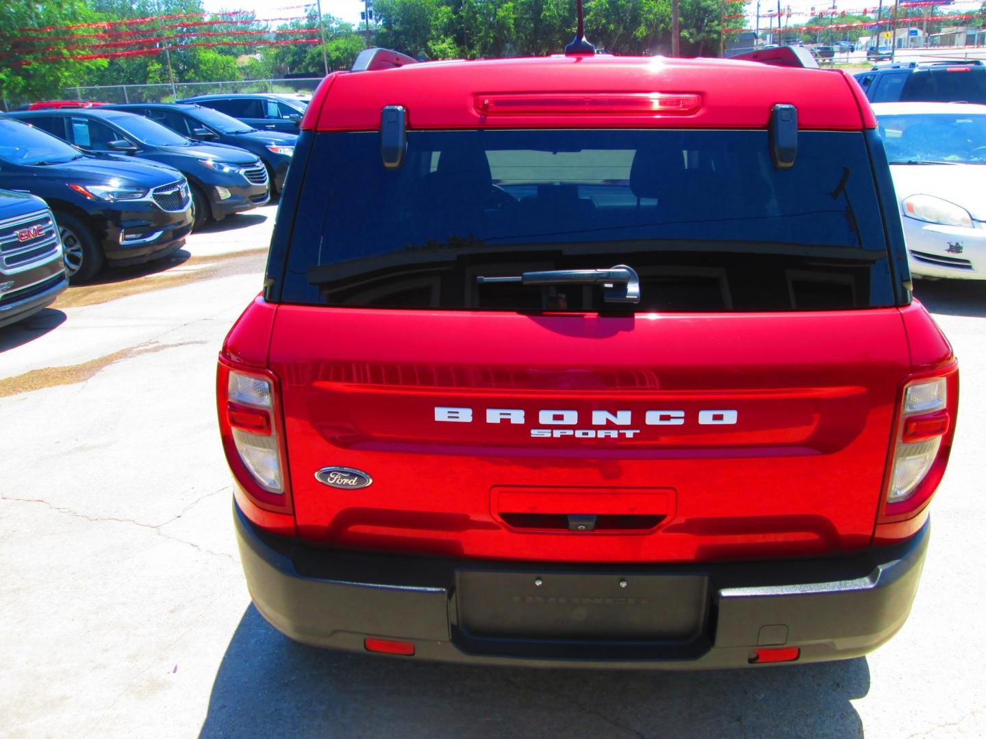 2021 RED Ford Bronco Sport Big Bend (3FMCR9B62MR) with an 1.5L L3 engine, 8A transmission, located at 1815 NE 28th St., Fort Worth, TX, 76106, (817) 625-6251, 32.795582, -97.333069 - Photo#5