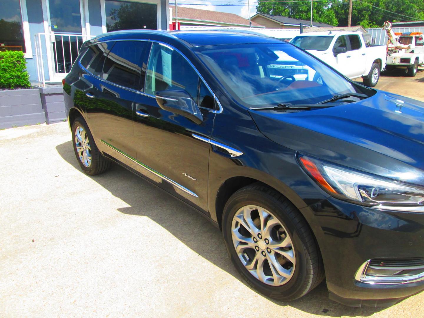 2019 BLACK Buick Enclave Avenir AWD (5GAEVCKW8KJ) with an 3.6L V6 DOHC 24V engine, 9A transmission, located at 1815 NE 28th St., Fort Worth, TX, 76106, (817) 625-6251, 32.795582, -97.333069 - Photo#2