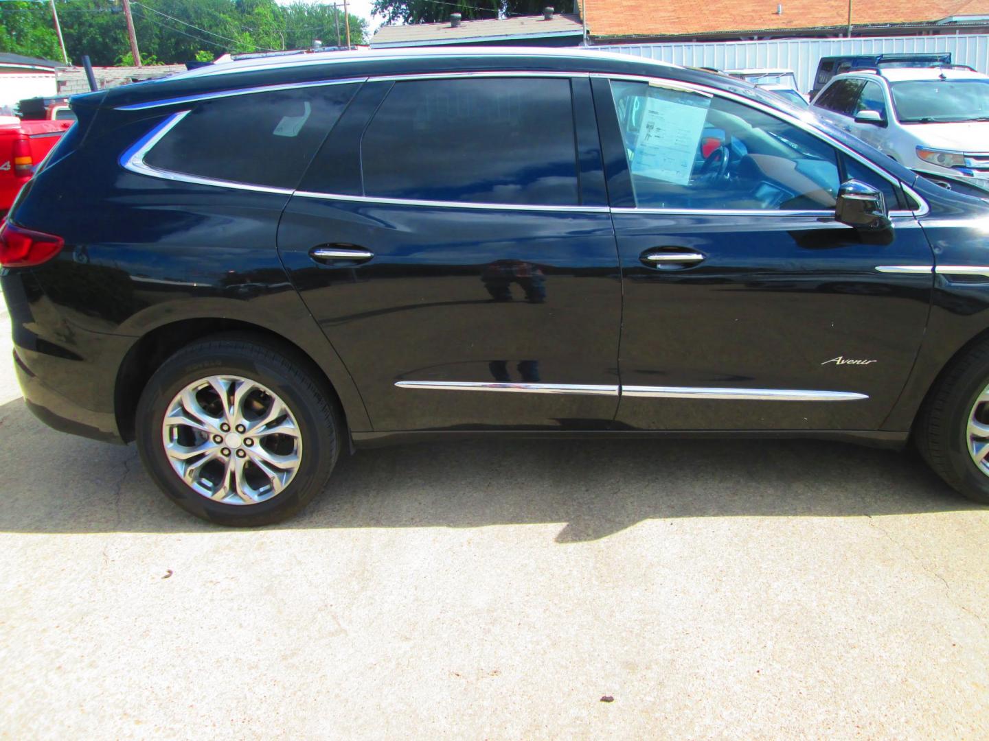 2019 BLACK Buick Enclave Avenir AWD (5GAEVCKW8KJ) with an 3.6L V6 DOHC 24V engine, 9A transmission, located at 1815 NE 28th St., Fort Worth, TX, 76106, (817) 625-6251, 32.795582, -97.333069 - Photo#3