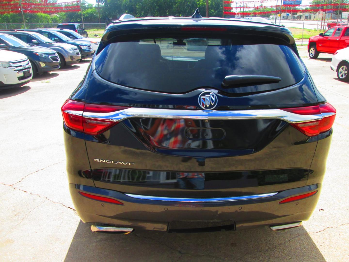 2019 BLACK Buick Enclave Avenir AWD (5GAEVCKW8KJ) with an 3.6L V6 DOHC 24V engine, 9A transmission, located at 1815 NE 28th St., Fort Worth, TX, 76106, (817) 625-6251, 32.795582, -97.333069 - Photo#5