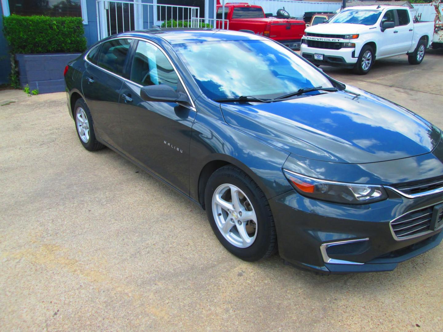 2018 GRAY Chevrolet Malibu LS (1G1ZB5ST9JF) with an 1.5L L4 DOHC 16V engine, 6A transmission, located at 1815 NE 28th St., Fort Worth, TX, 76106, (817) 625-6251, 32.795582, -97.333069 - Photo#2