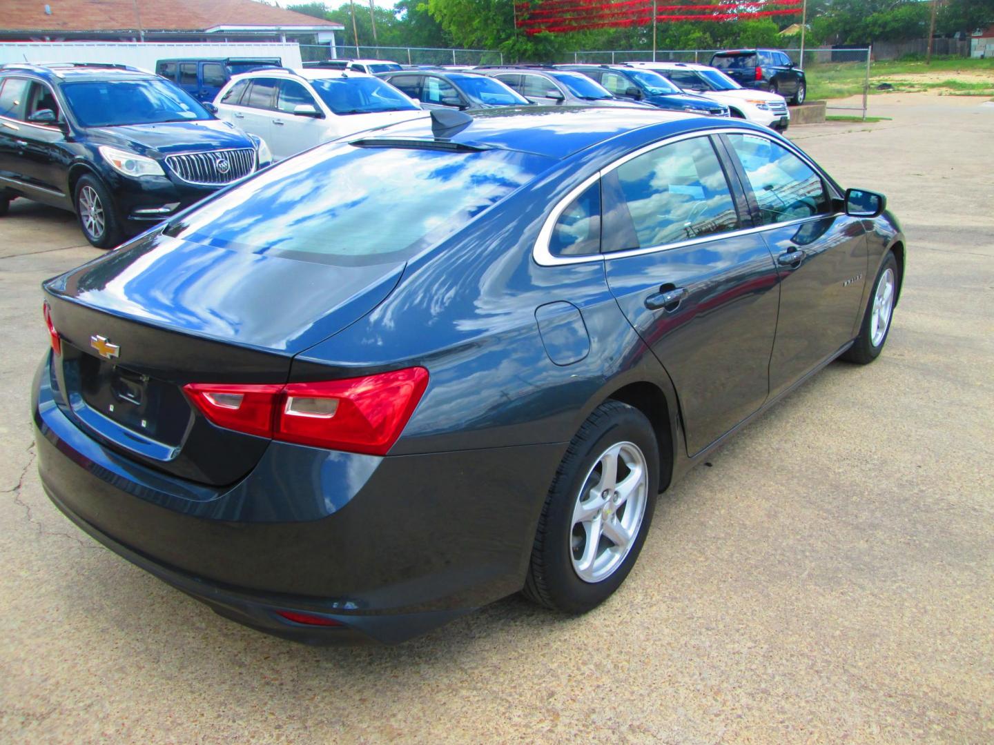 2018 GRAY Chevrolet Malibu LS (1G1ZB5ST9JF) with an 1.5L L4 DOHC 16V engine, 6A transmission, located at 1815 NE 28th St., Fort Worth, TX, 76106, (817) 625-6251, 32.795582, -97.333069 - Photo#4