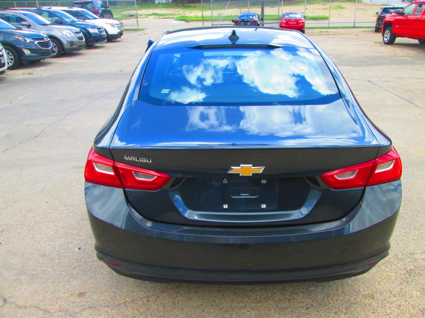 2018 GRAY Chevrolet Malibu LS (1G1ZB5ST9JF) with an 1.5L L4 DOHC 16V engine, 6A transmission, located at 1815 NE 28th St., Fort Worth, TX, 76106, (817) 625-6251, 32.795582, -97.333069 - Photo#5