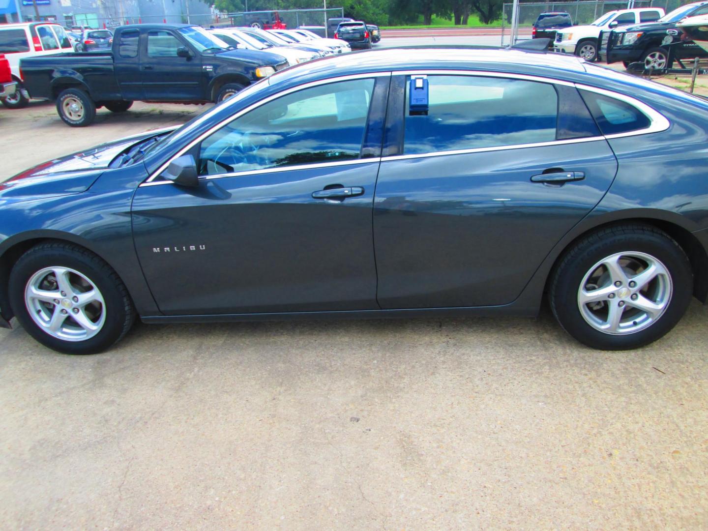 2018 GRAY Chevrolet Malibu LS (1G1ZB5ST9JF) with an 1.5L L4 DOHC 16V engine, 6A transmission, located at 1815 NE 28th St., Fort Worth, TX, 76106, (817) 625-6251, 32.795582, -97.333069 - Photo#7