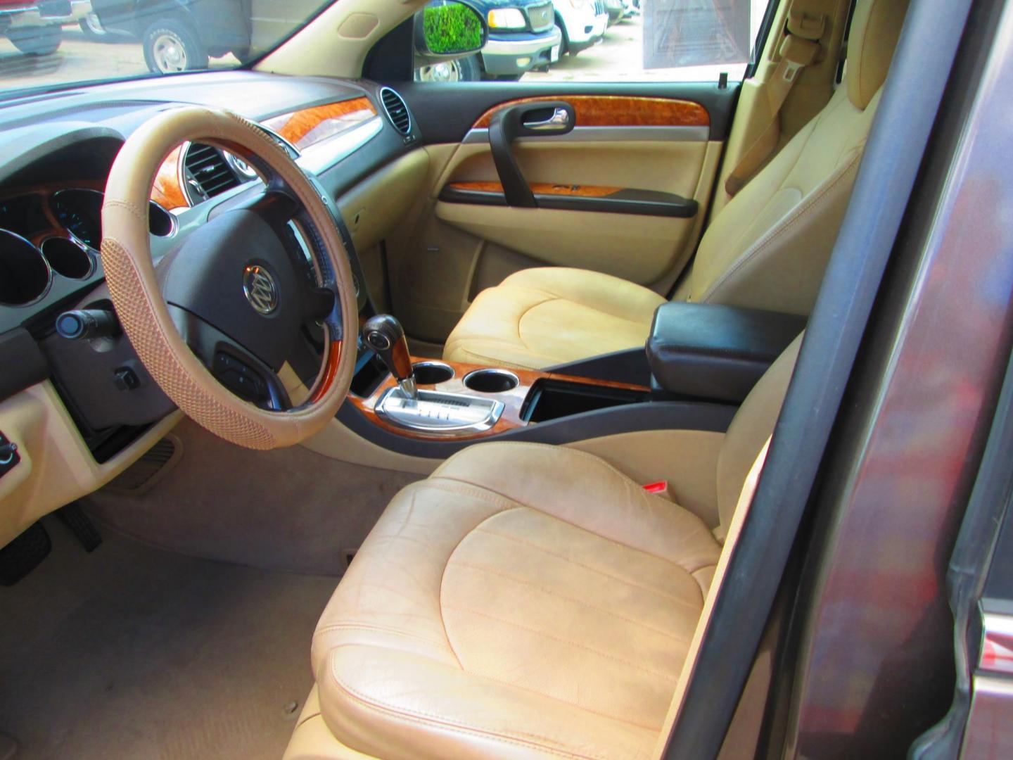 2011 BROWN Buick Enclave CXL-2 FWD (5GAKRCED2BJ) with an 3.6L V6 DOHC 24V engine, 6-Speed Automatic Overdrive transmission, located at 1815 NE 28th St., Fort Worth, TX, 76106, (817) 625-6251, 32.795582, -97.333069 - Photo#10