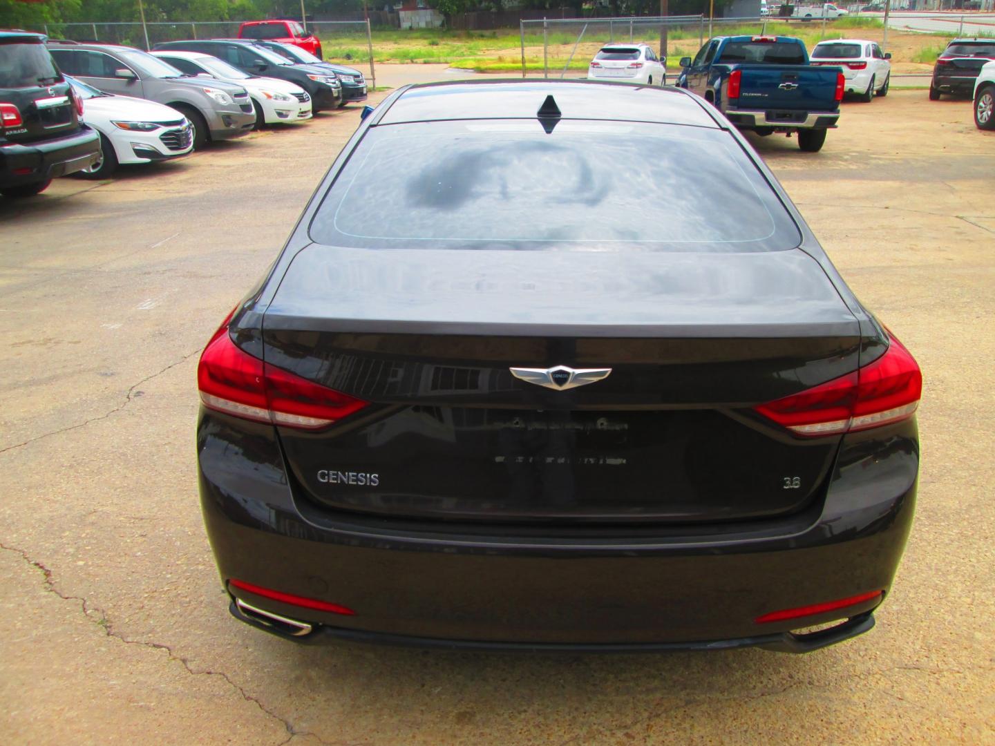 2015 BROWN Hyundai Genesis 3.8L (KMHGN4JE3FU) with an 3.8L V6 DOHC 24V engine, 6A transmission, located at 1815 NE 28th St., Fort Worth, TX, 76106, (817) 625-6251, 32.795582, -97.333069- Photo#5