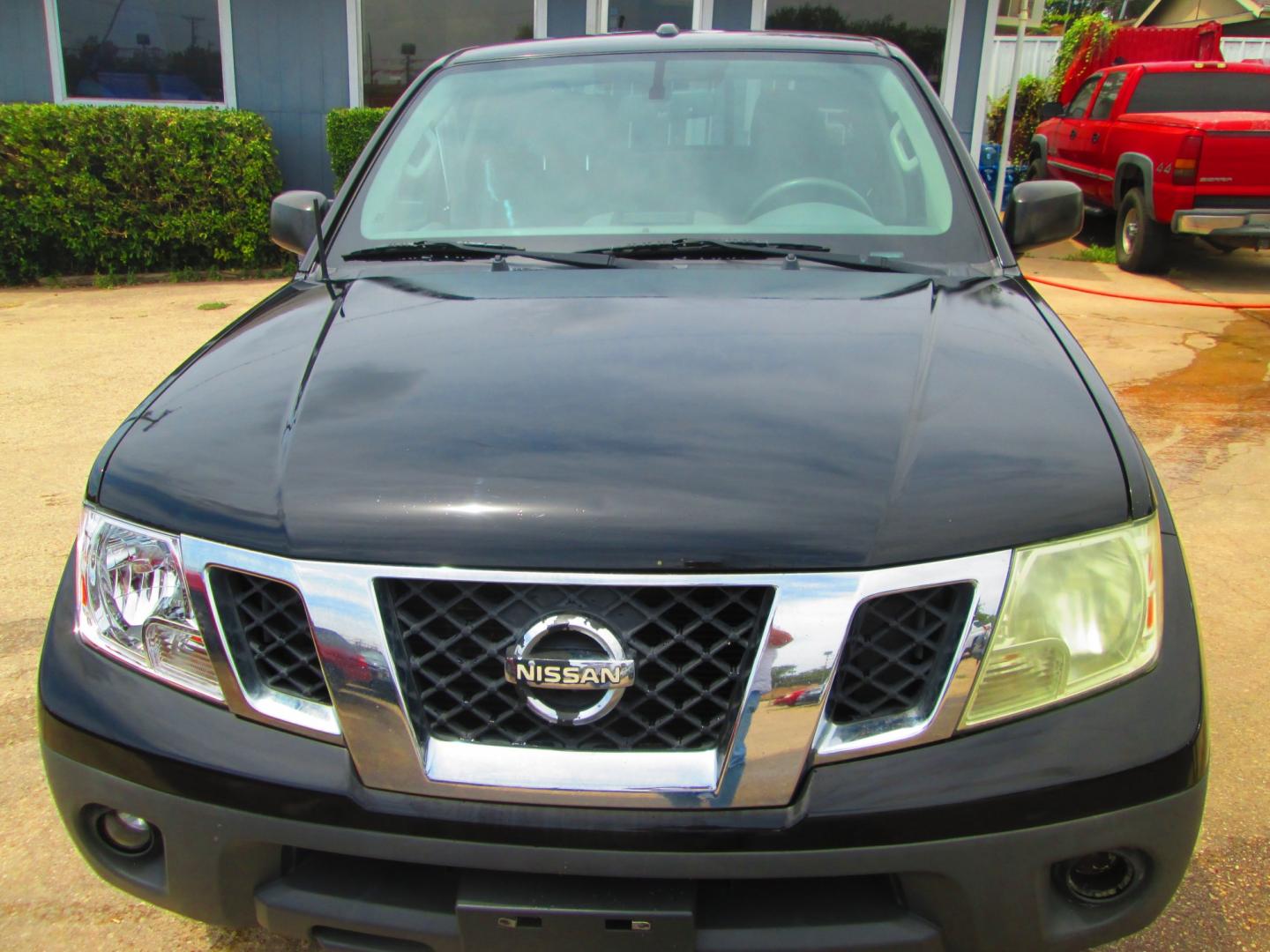 2014 Nissan Frontier S Crew Cab 5AT 2WD (1N6AD0ER0EN) with an 4.0L V6 DOHC 24V engine, 5-Speed Automatic transmission, located at 1815 NE 28th St., Fort Worth, TX, 76106, (817) 625-6251, 32.795582, -97.333069- Photo#1