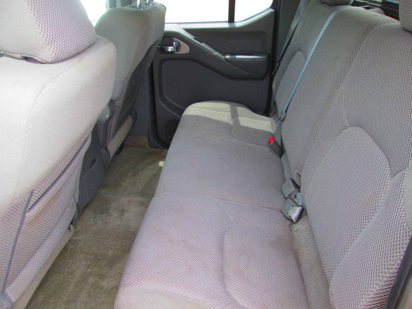 2014 Nissan Frontier S Crew Cab 5AT 2WD (1N6AD0ER0EN) with an 4.0L V6 DOHC 24V engine, 5-Speed Automatic transmission, located at 1815 NE 28th St., Fort Worth, TX, 76106, (817) 625-6251, 32.795582, -97.333069- Photo#8