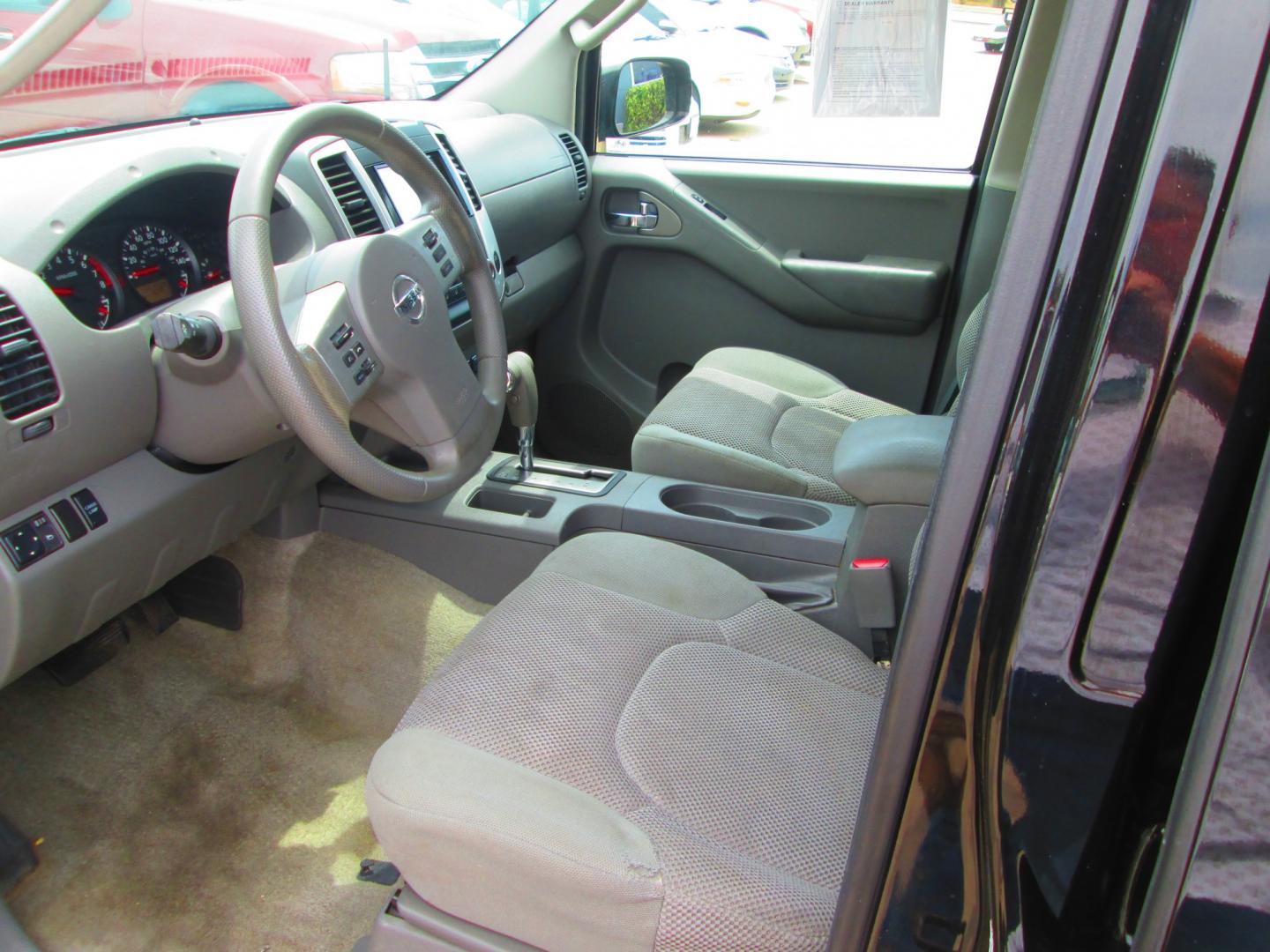 2014 Nissan Frontier S Crew Cab 5AT 2WD (1N6AD0ER0EN) with an 4.0L V6 DOHC 24V engine, 5-Speed Automatic transmission, located at 1815 NE 28th St., Fort Worth, TX, 76106, (817) 625-6251, 32.795582, -97.333069- Photo#10