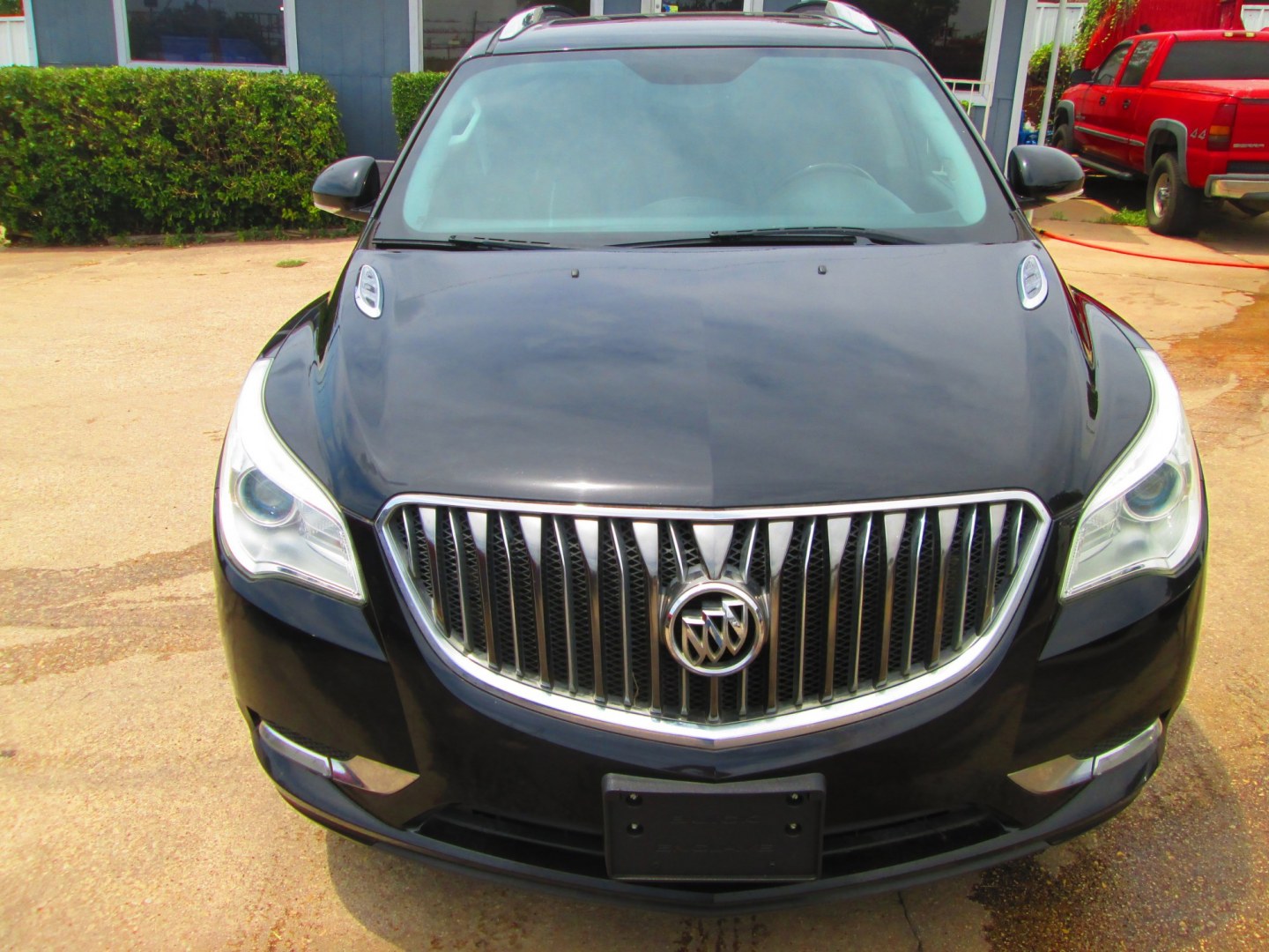 2017 BLACK Buick Enclave Leather AWD (5GAKVBKD4HJ) with an 3.6L V6 DOHC 24V engine, 6A transmission, located at 1815 NE 28th St., Fort Worth, TX, 76106, (817) 625-6251, 32.795582, -97.333069- Photo#1