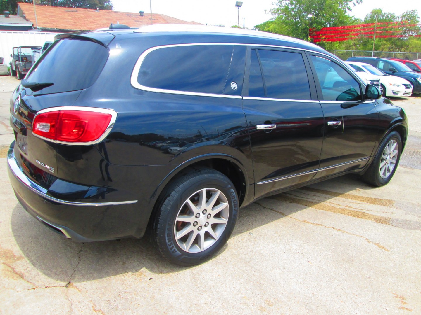 2017 BLACK Buick Enclave Leather AWD (5GAKVBKD4HJ) with an 3.6L V6 DOHC 24V engine, 6A transmission, located at 1815 NE 28th St., Fort Worth, TX, 76106, (817) 625-6251, 32.795582, -97.333069- Photo#4