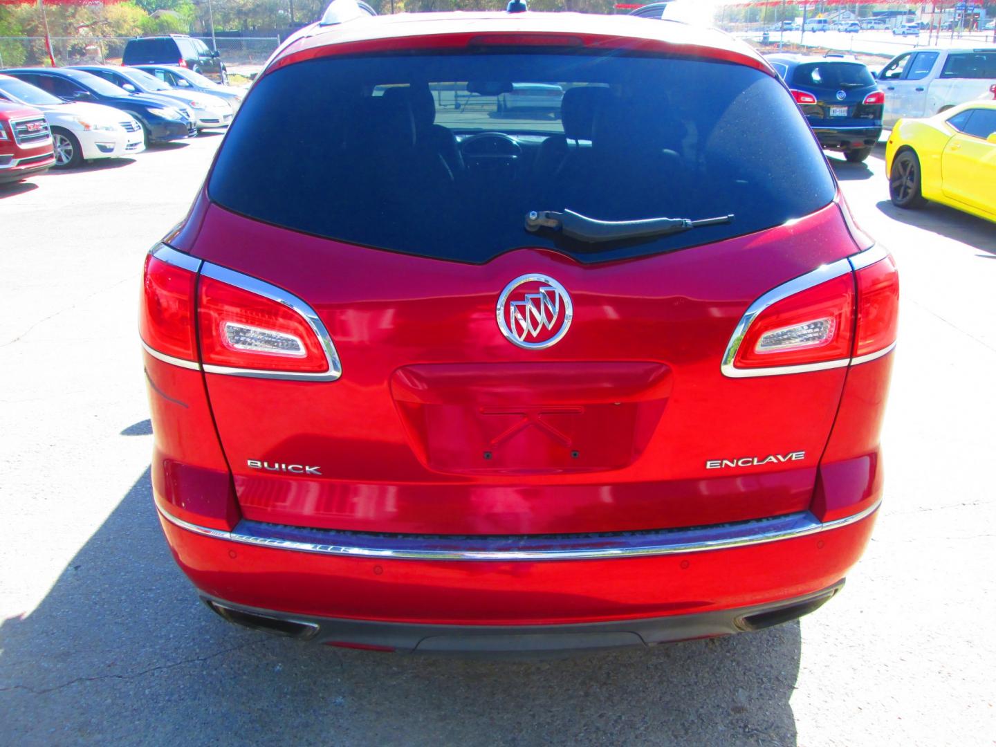 2013 RED Buick Enclave Leather FWD (5GAKRCKD7DJ) with an 3.6L V6 DOHC 24V engine, 6-Speed Automatic Overdrive transmission, located at 1815 NE 28th St., Fort Worth, TX, 76106, (817) 625-6251, 32.795582, -97.333069- Photo#5