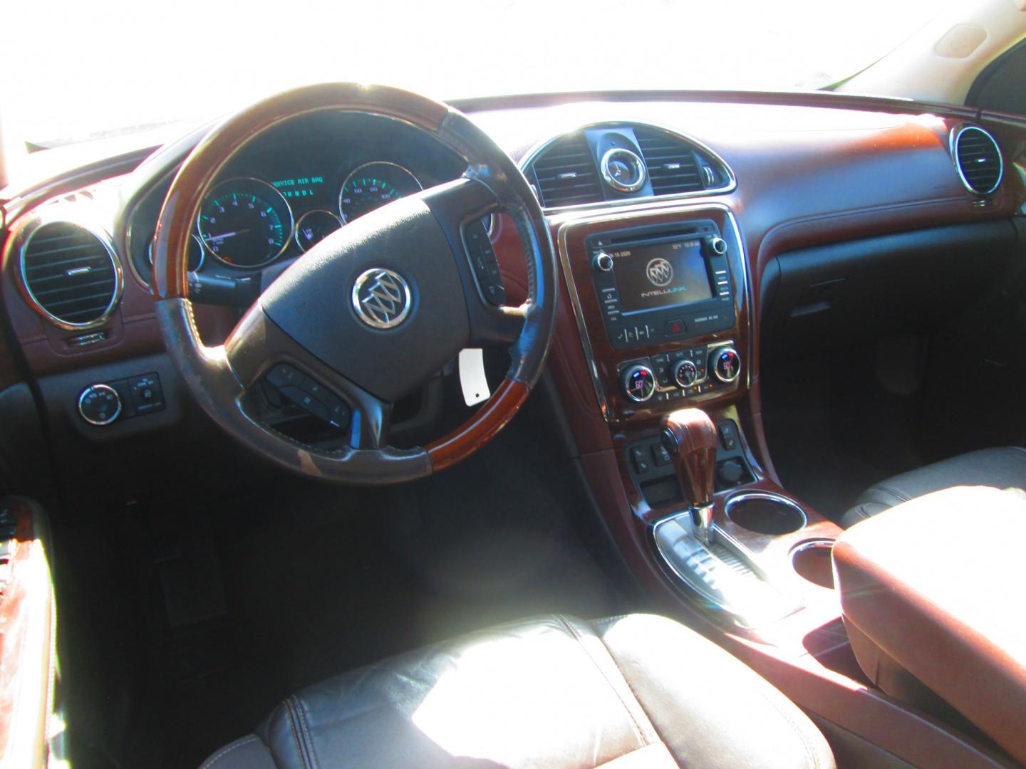 2013 RED Buick Enclave Leather FWD (5GAKRCKD7DJ) with an 3.6L V6 DOHC 24V engine, 6-Speed Automatic Overdrive transmission, located at 1815 NE 28th St., Fort Worth, TX, 76106, (817) 625-6251, 32.795582, -97.333069- Photo#10