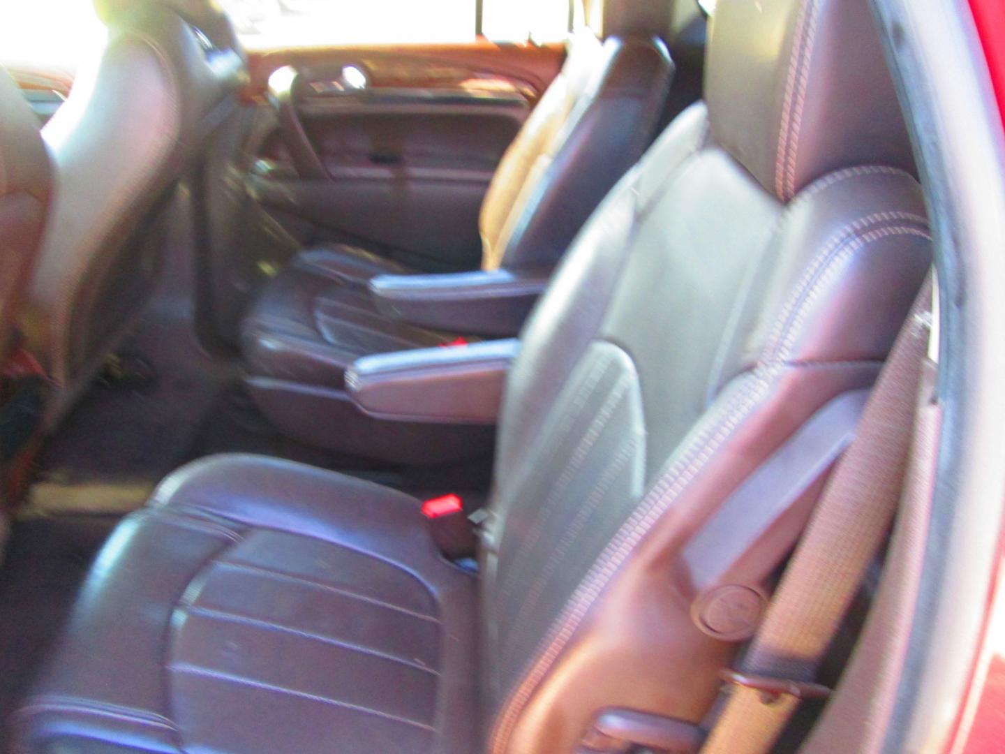 2013 RED Buick Enclave Leather FWD (5GAKRCKD7DJ) with an 3.6L V6 DOHC 24V engine, 6-Speed Automatic Overdrive transmission, located at 1815 NE 28th St., Fort Worth, TX, 76106, (817) 625-6251, 32.795582, -97.333069- Photo#9