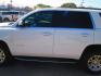 2020 WHITE GMC Yukon SLT 4WD (1GKS2BKC8LR) with an 5.3L V8 OHV 16V FFV engine, 6A transmission, located at 1815 NE 28th St., Fort Worth, TX, 76106, (817) 625-6251, 32.795582, -97.333069- Photo#8