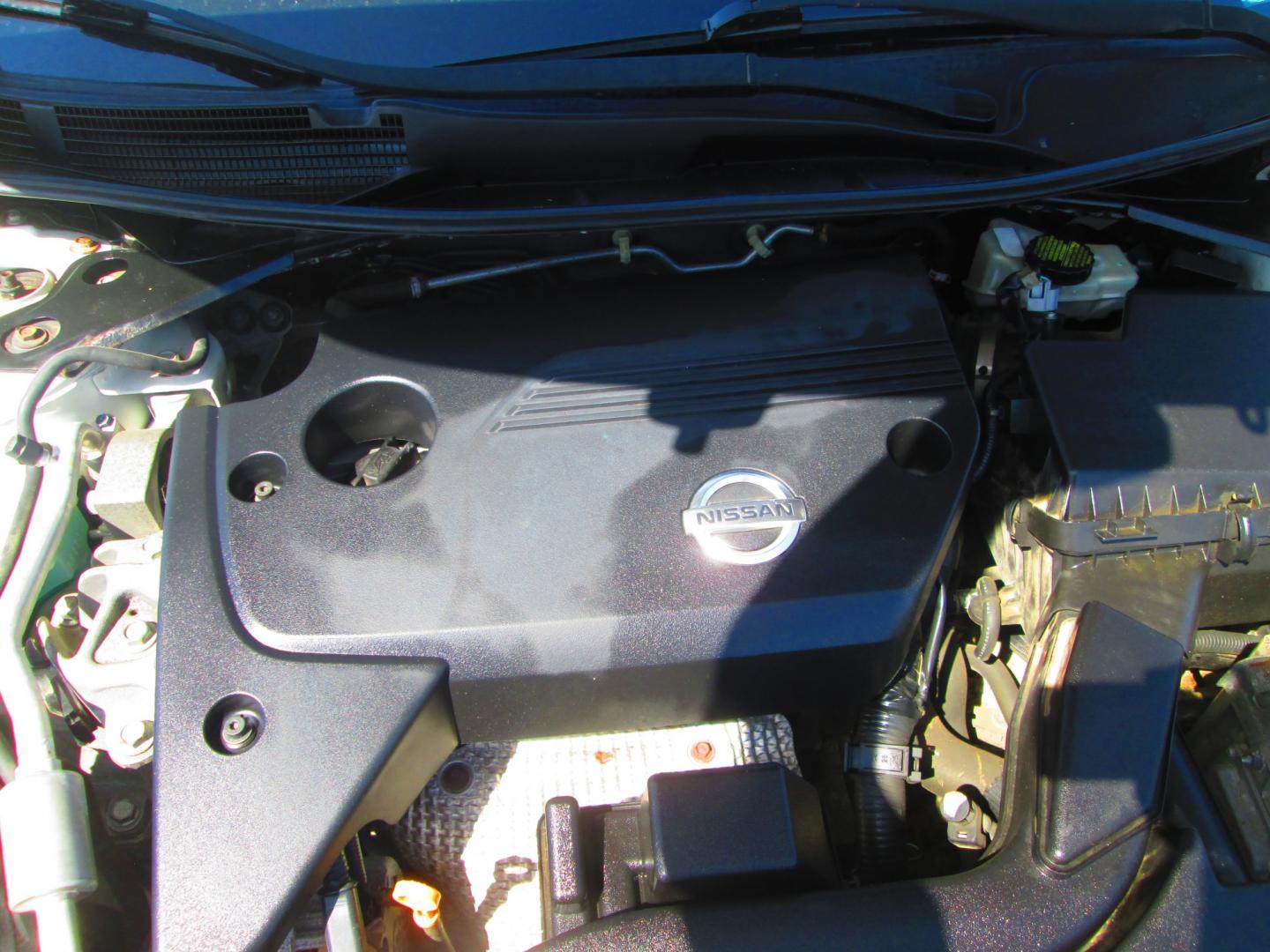 2014 WHITE Nissan Altima 2.5 SL (1N4AL3AP1EC) with an 2.5L L4 DOHC 16V engine, Continuously Variable Transmission transmission, located at 1815 NE 28th St., Fort Worth, TX, 76106, (817) 625-6251, 32.795582, -97.333069- Photo#11