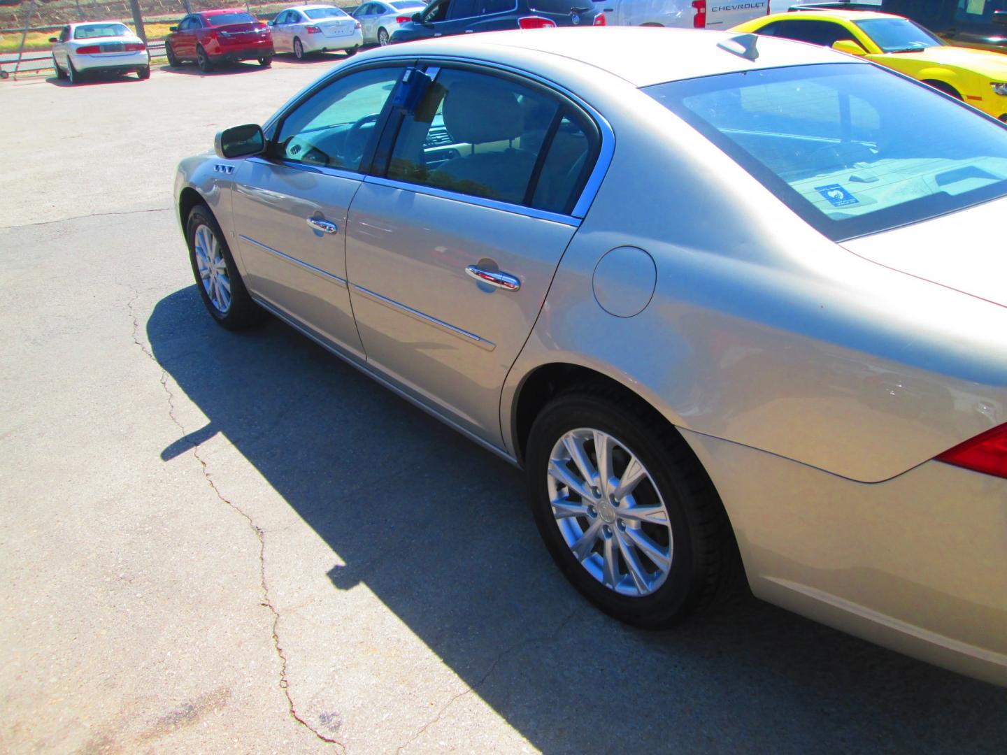 2009 GOLD Buick Lucerne CXL1 (1G4HD57M79U) with an 3.9L V6 OHV 12V engine, 4A transmission, located at 1815 NE 28th St., Fort Worth, TX, 76106, (817) 625-6251, 32.795582, -97.333069- Photo#6