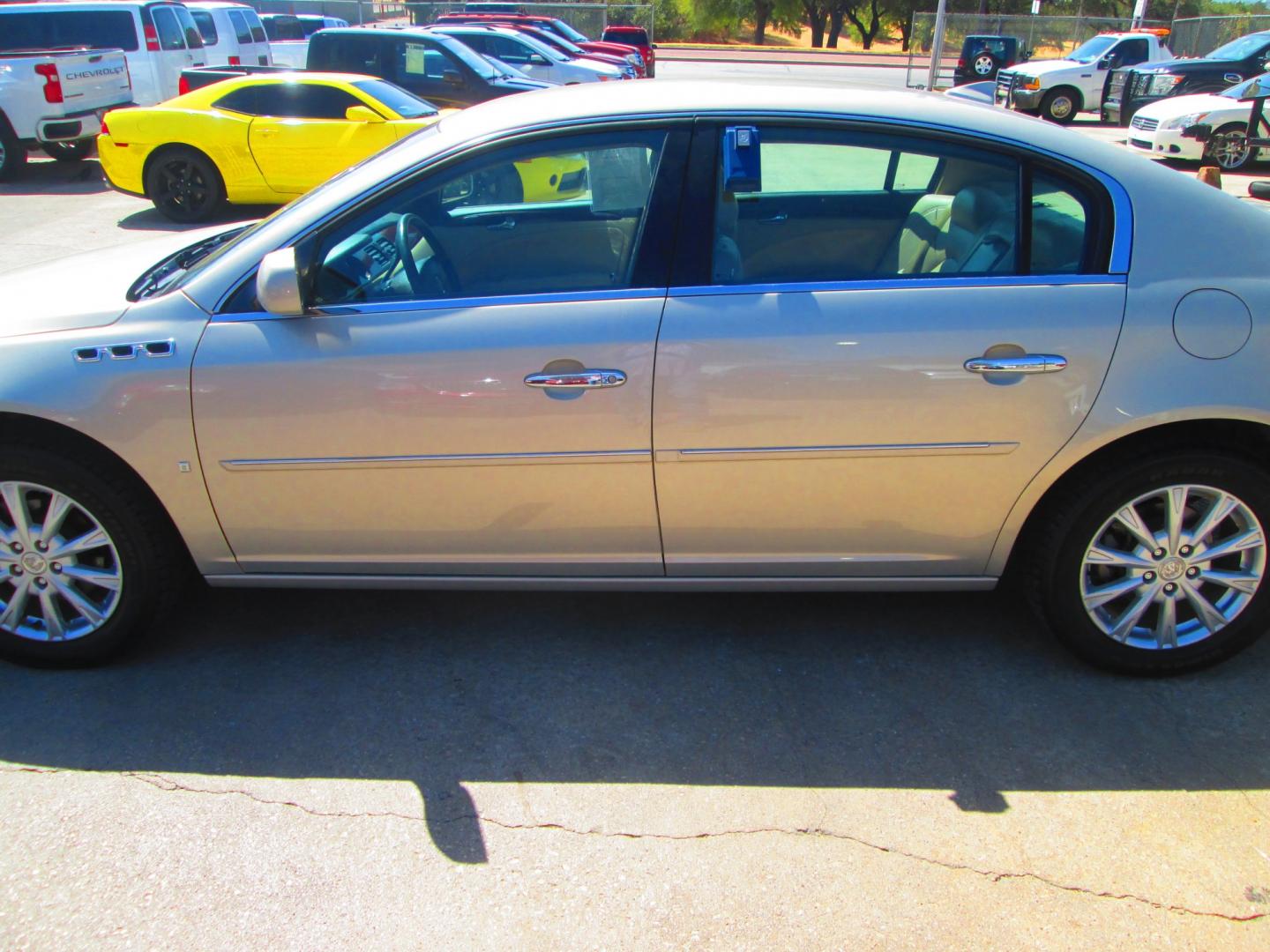 2009 GOLD Buick Lucerne CXL1 (1G4HD57M79U) with an 3.9L V6 OHV 12V engine, 4A transmission, located at 1815 NE 28th St., Fort Worth, TX, 76106, (817) 625-6251, 32.795582, -97.333069- Photo#7