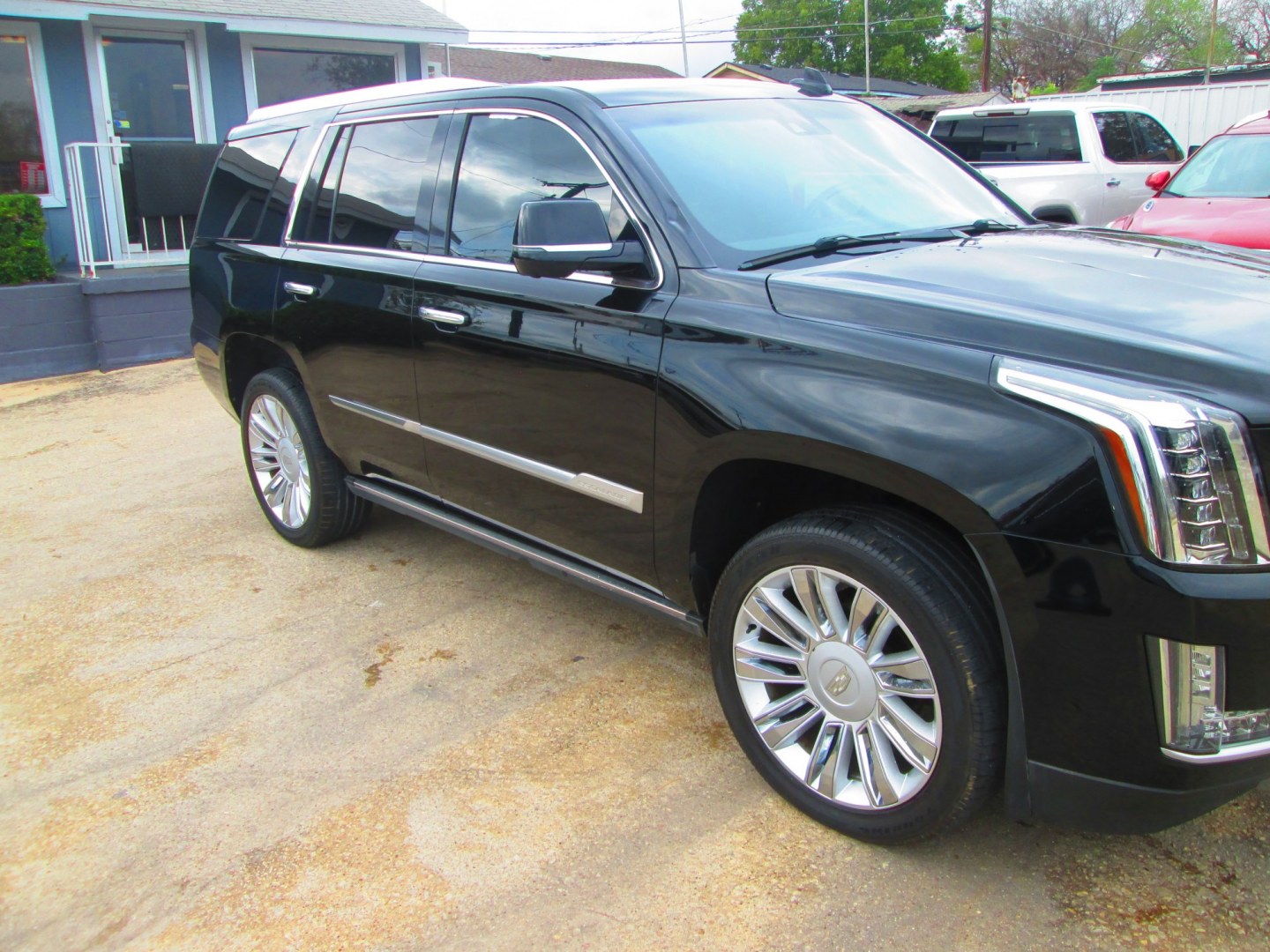 2016 BLACK Cadillac Escalade Platinum 2WD (1GYS3DKJ9GR) with an 6.2L V8 OHV 16V FFV engine, 6A transmission, located at 1815 NE 28th St., Fort Worth, TX, 76106, (817) 625-6251, 32.795582, -97.333069- Photo#2
