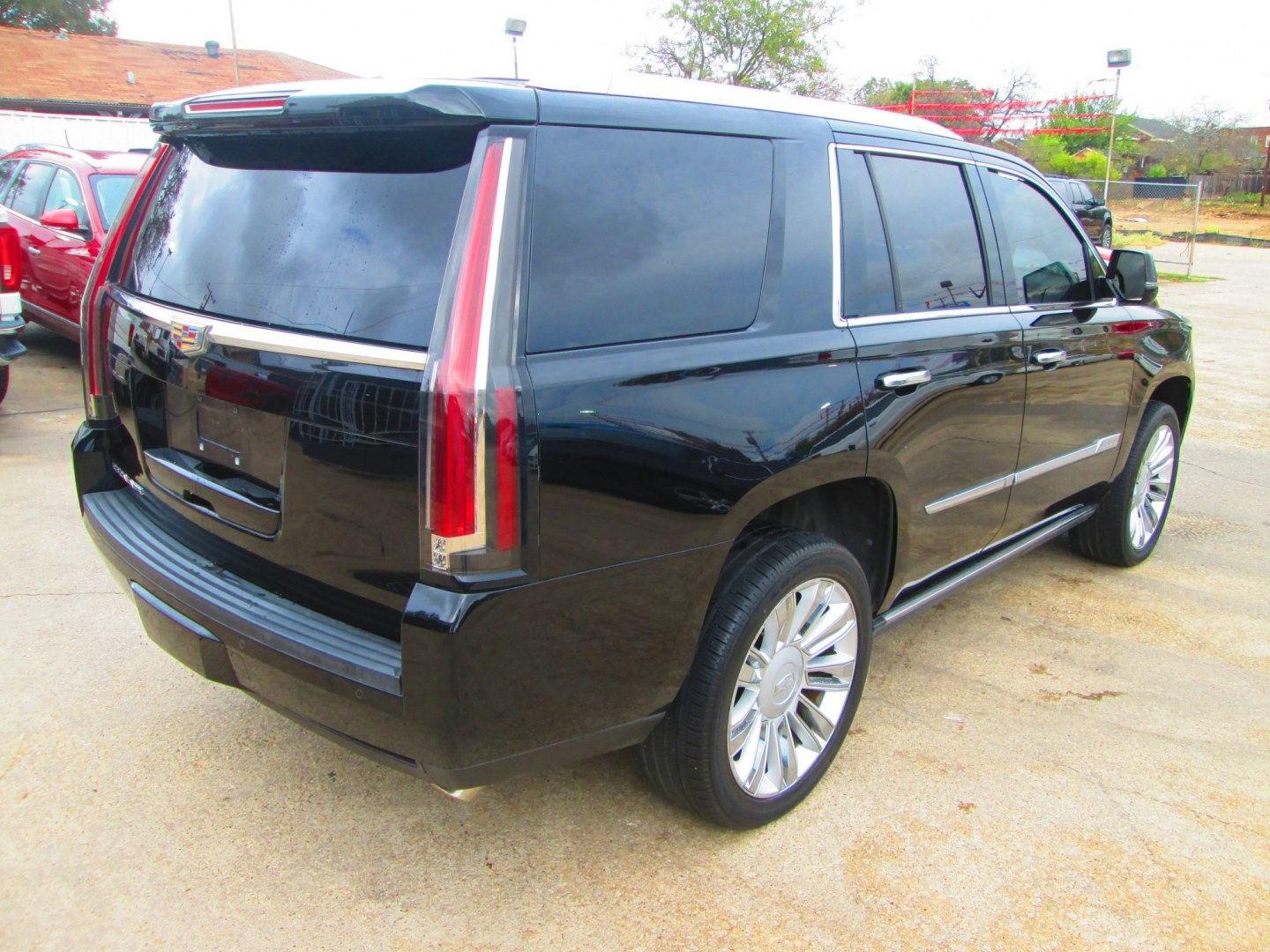 2016 BLACK Cadillac Escalade Platinum 2WD (1GYS3DKJ9GR) with an 6.2L V8 OHV 16V FFV engine, 6A transmission, located at 1815 NE 28th St., Fort Worth, TX, 76106, (817) 625-6251, 32.795582, -97.333069- Photo#4