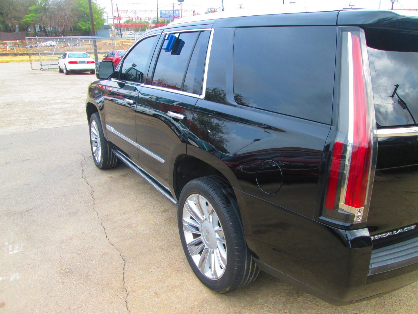 2016 BLACK Cadillac Escalade Platinum 2WD (1GYS3DKJ9GR) with an 6.2L V8 OHV 16V FFV engine, 6A transmission, located at 1815 NE 28th St., Fort Worth, TX, 76106, (817) 625-6251, 32.795582, -97.333069- Photo#7